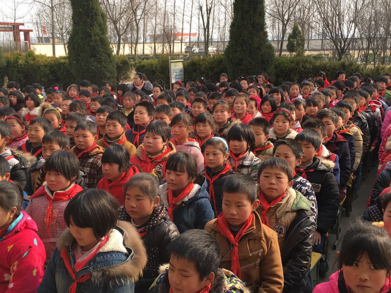 学雷锋 见行动_校园之窗_新沂市合沟镇界沟小学