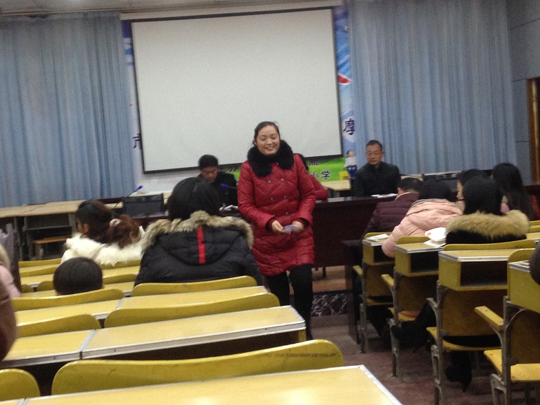 春华小学召开班主任工作经验交流会_德育专栏_新沂市春华小学