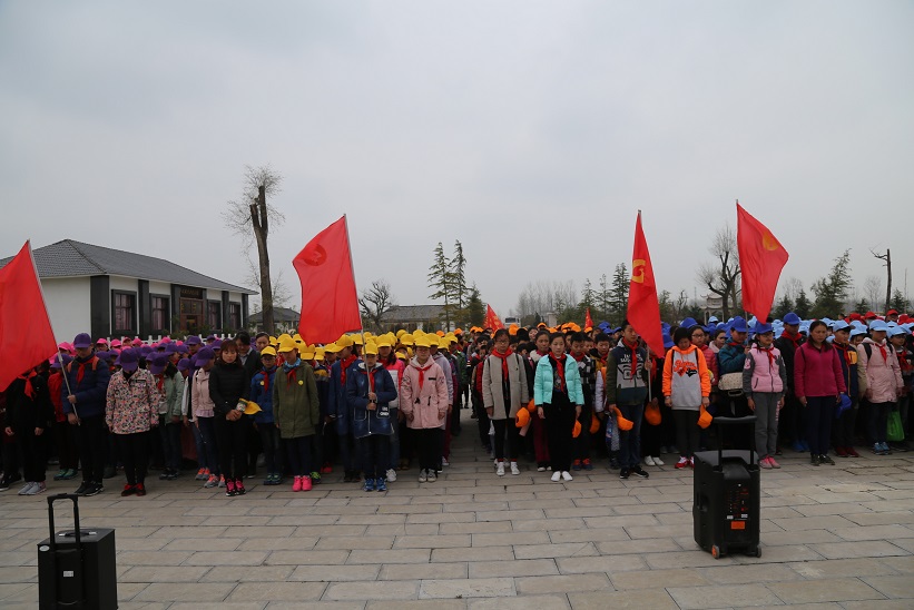 春华小学组织开展祭扫革命烈士陵园活动_校园之窗_新沂教育