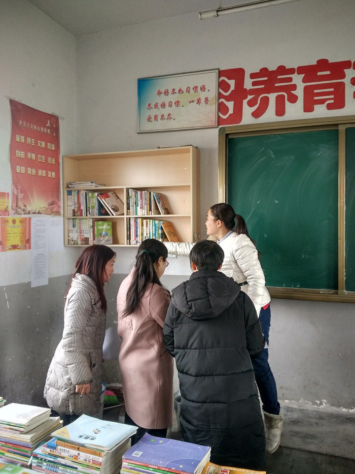 新沂市棋盘初级中学 新闻中心 > 棋盘初中开展班级图书角建设评比活动