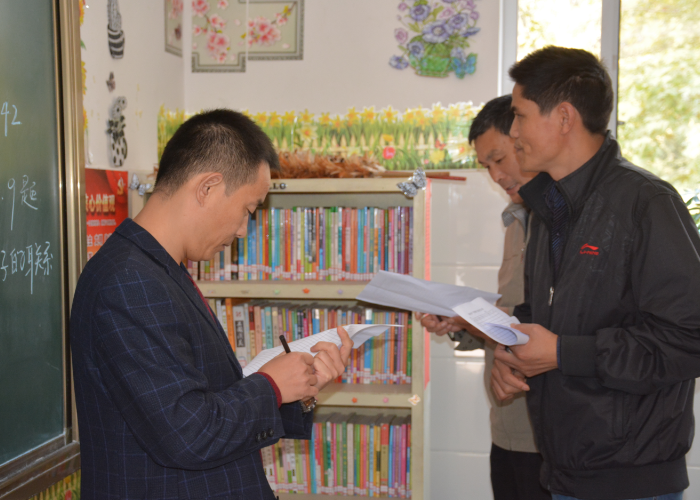合沟中学开展班级图书角评比活动-校园之窗_新沂市
