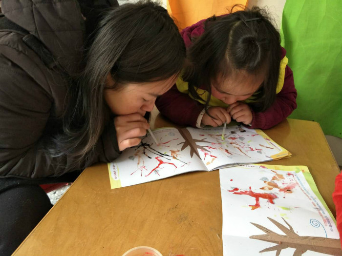 我和妈妈一起画画——窑湾镇王楼幼儿园亲子课堂吹画活动