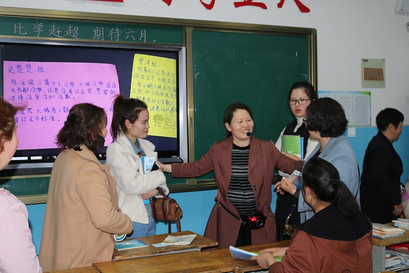 春华小学召开六年级家长会_学校概况_新沂市春华小学