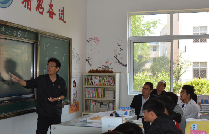 精准发力冲刺中考新沂市西片中考数学复习研讨活动在合沟中学召开