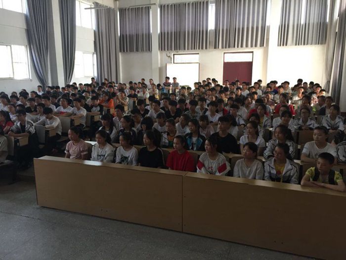第五中学举行初三学生毕业典礼_两学一做_新沂市第五