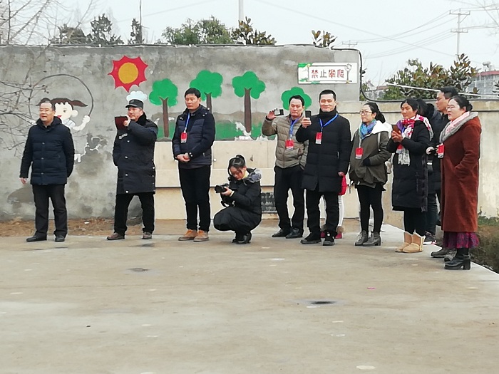 新沂市南陈小学,黄墩小学两校喜迎市民观察团来校考察