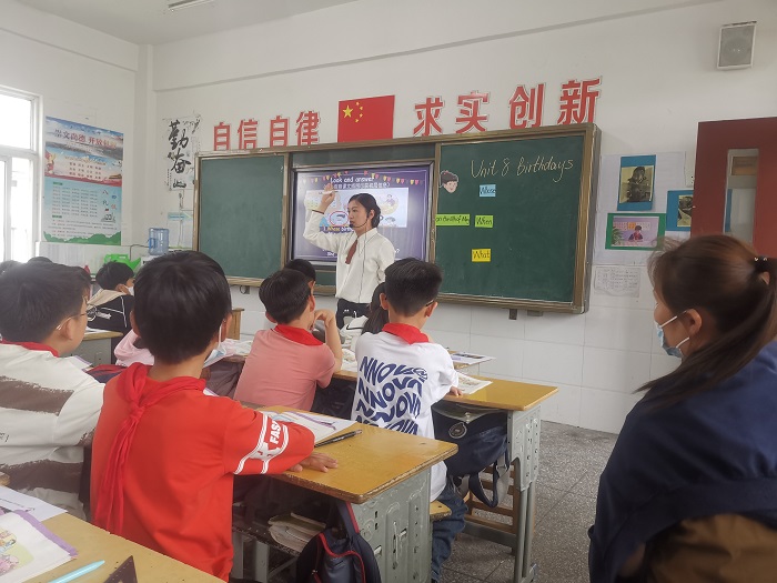 沈璐上课1.jpg