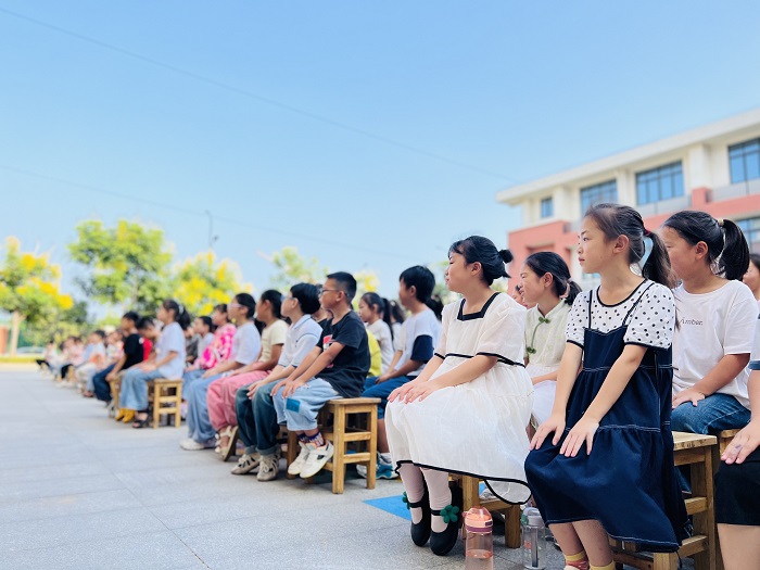 学生们.jpg