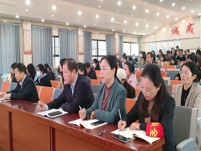 与会领导.jpg
