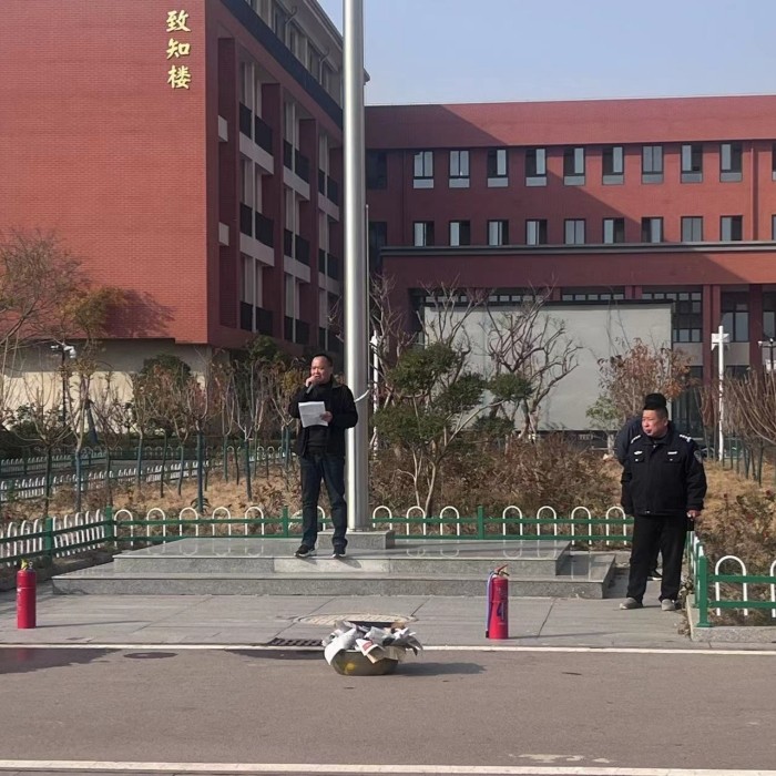 讲话.jpg