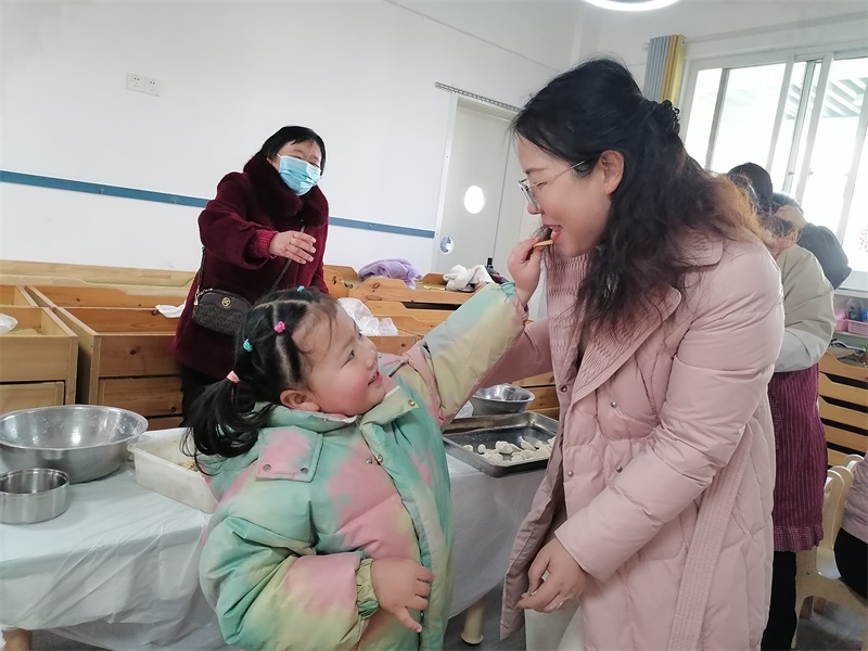 润物无声，教育无痕.jpg