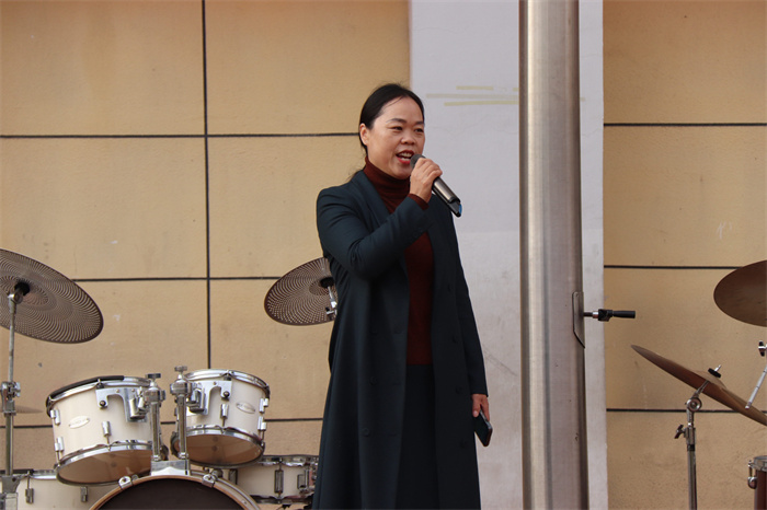 校长致辞.jpg