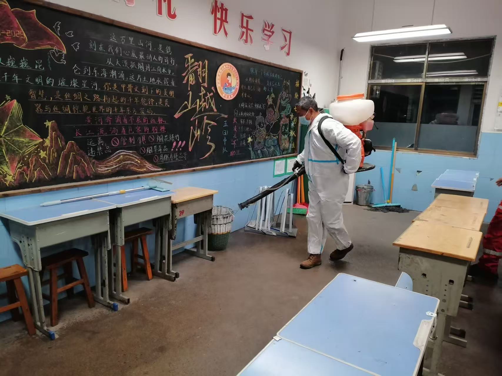 里面.jpg 里面.jpg