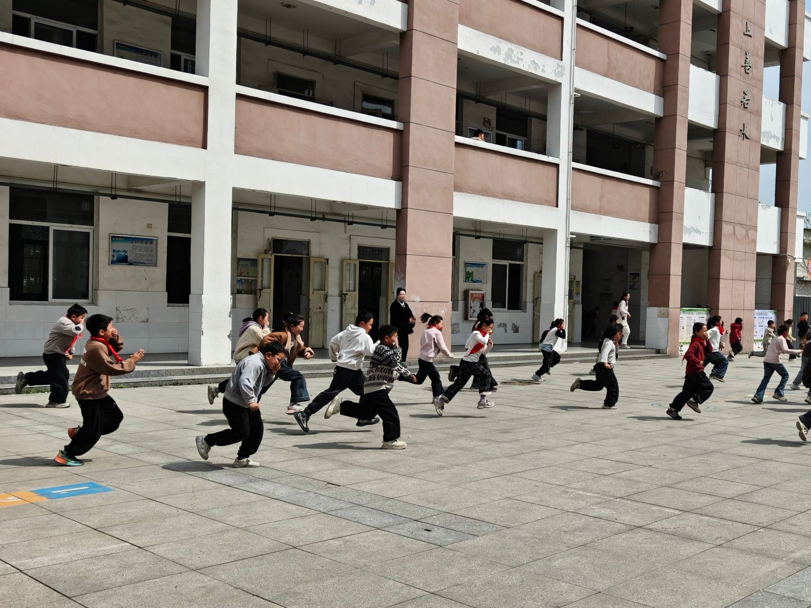 图2(1).jpg 图2(1).jpg