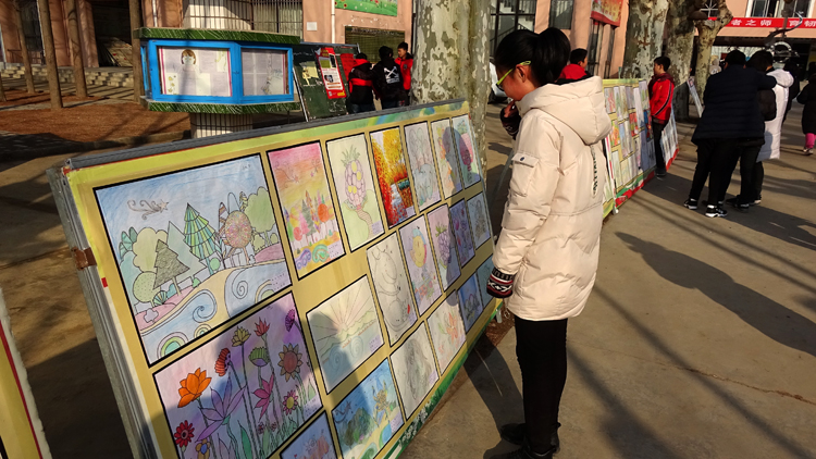 唐店中学举办“魅力校园，青春我绘”书画展