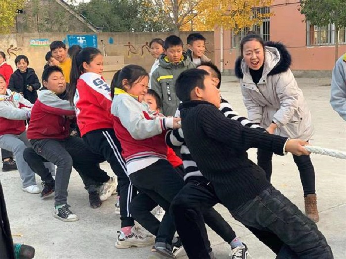 放飞心情   快乐成长 ——新安黄墩小学举行趣味运动会