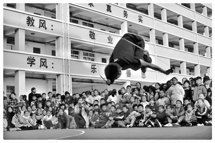 震撼！花样跳绳点亮多彩校园 ---国家级教练裁判员走进城西小学