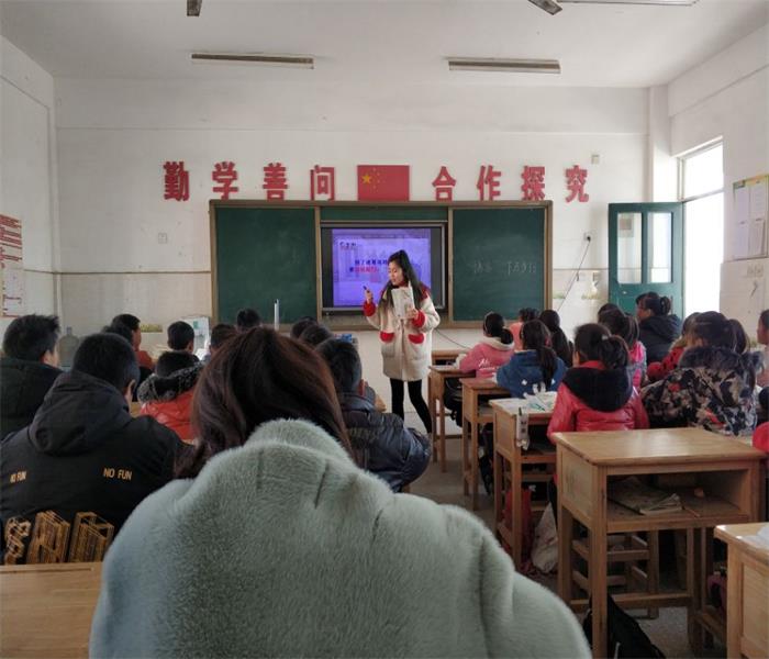 打造高效课堂，助力青年教师成长——新安南陈小学举行青年教师公开课教学活动