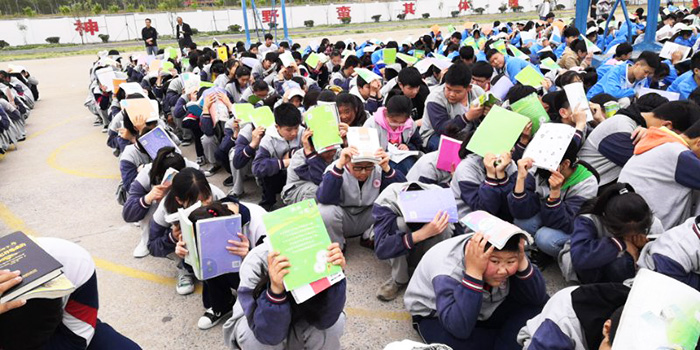 王楼中学举行“汶川地震十一周年祭”主题教育活动