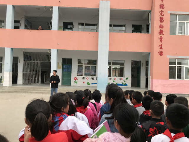 西洪小学开展预防地震应急疏散演练活动