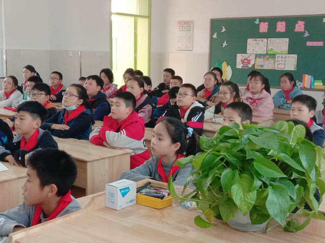 “放飞心灵 与你相约” ——桥口小学为六年级学生上心理健康团体辅导课