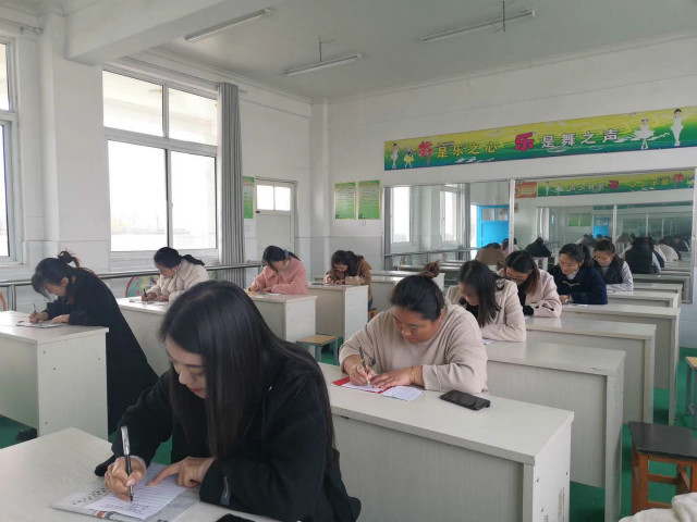 黄甲小学2019-2020-11学年度----教师硬笔书法大赛