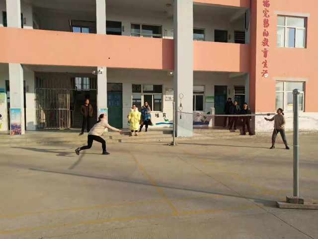 激情绽放，“羽”您共享——时集镇西洪小学举行教职工羽毛球比赛