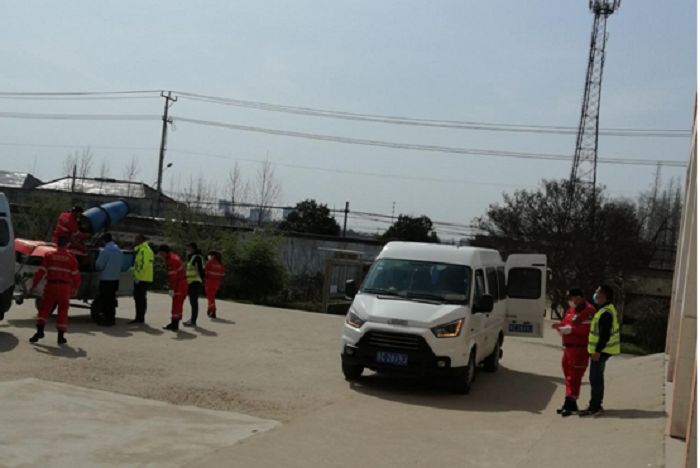 早做准备迎开学   尖峰行动暖人心——新沂市尖峰救援队在黄墩小学消毒侧记