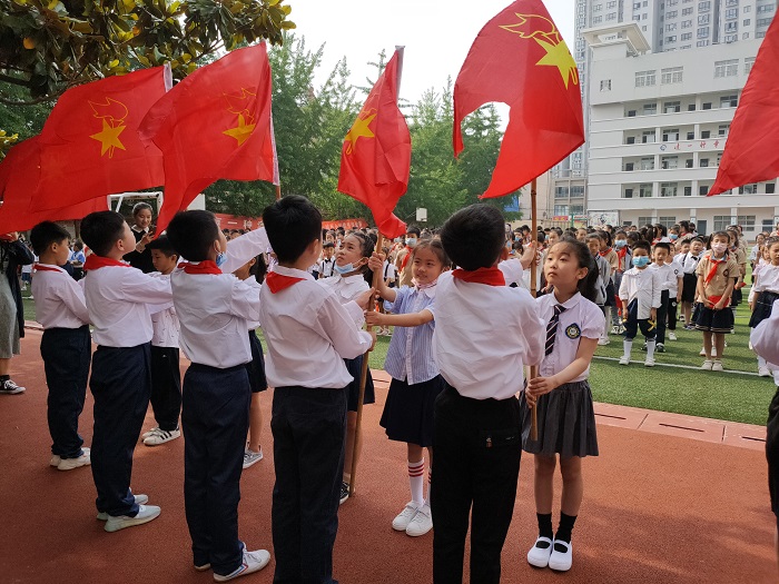 先锋引领，争做新时代好队员---城西小学少先队入队仪式