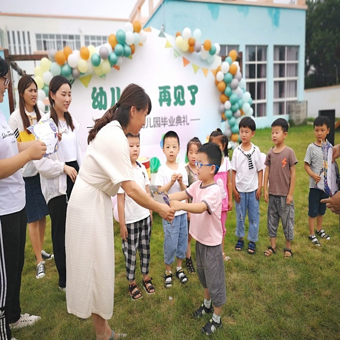 “疫”样学期，“童”样精彩——唐店中心幼儿园举行散学典礼