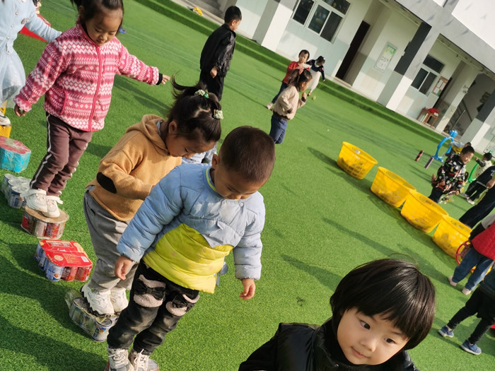在阳光户外中快乐成长 ——窑湾镇中心幼儿园户外游戏报道