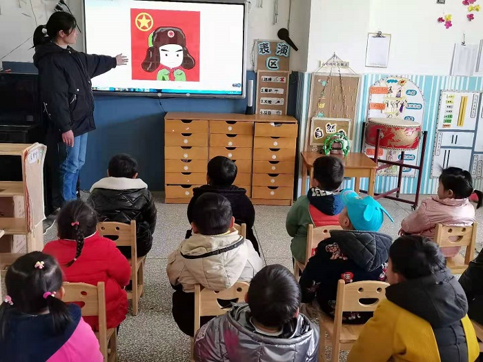 学习雷锋精神，从娃娃开始 ——窑湾镇中心幼儿园学雷锋活动
