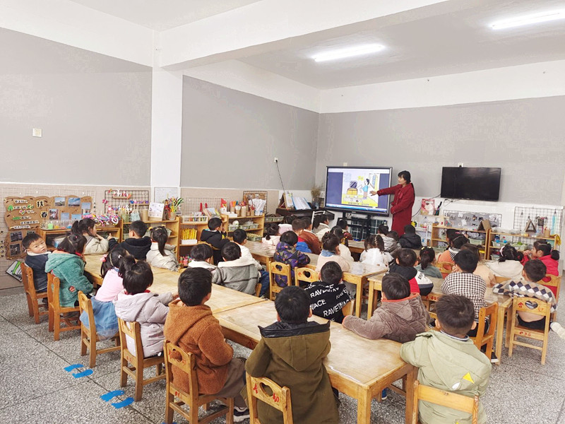 合沟镇中心幼儿园开展清明节假期安全教育活动