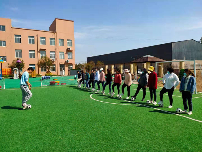 足球教研，技能提升 ——黑埠中心幼儿园教师足球能力提升活动