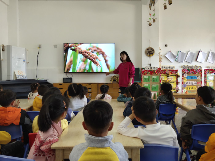 窑湾镇中心幼儿园开展“二十四节气之小满”科普知识教育活动