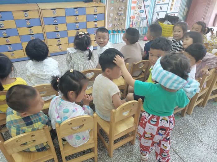 爱护眼睛，健康成长  ——窑湾镇中心幼儿园爱眼日活动报道