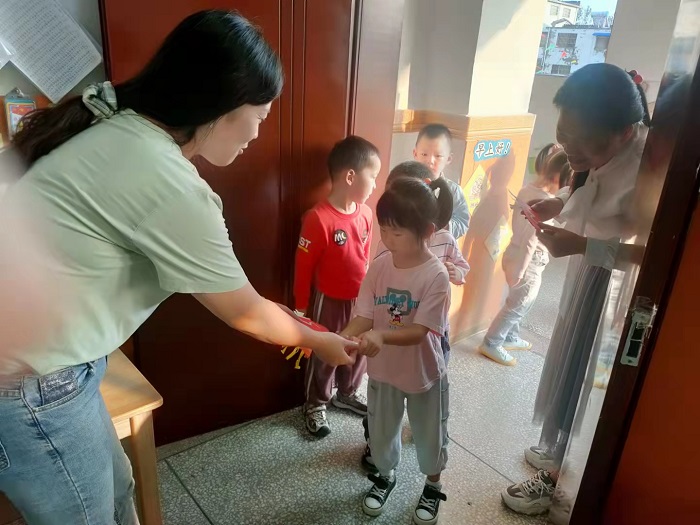 为爱延时，做最棒的自己  ——窑湾镇中心幼儿园延时服务系列活动
