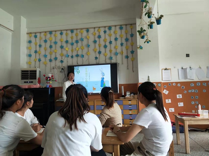 保于细，育于心  ——窑湾镇中心幼儿园保育员卫生培训
