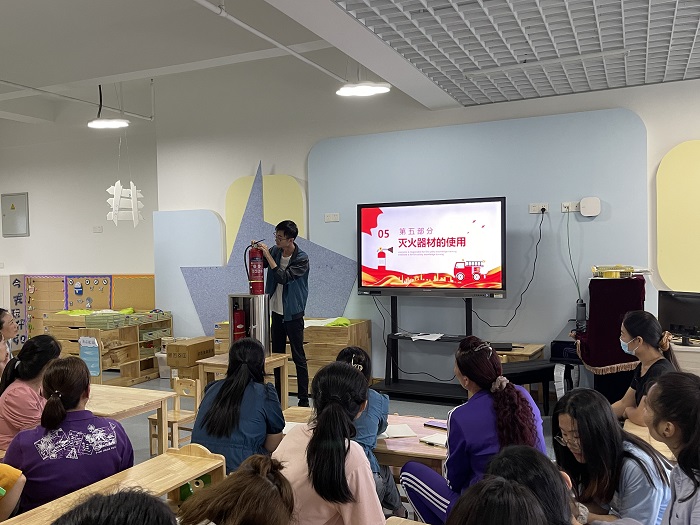 开学第一课，消防唱主角——记新沂市市府东路幼儿园消防安全知识培训