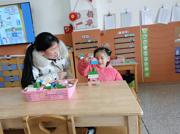 关爱加倍 护你成长  ——窑湾镇中心幼儿园一对一“精准关爱”活动报道