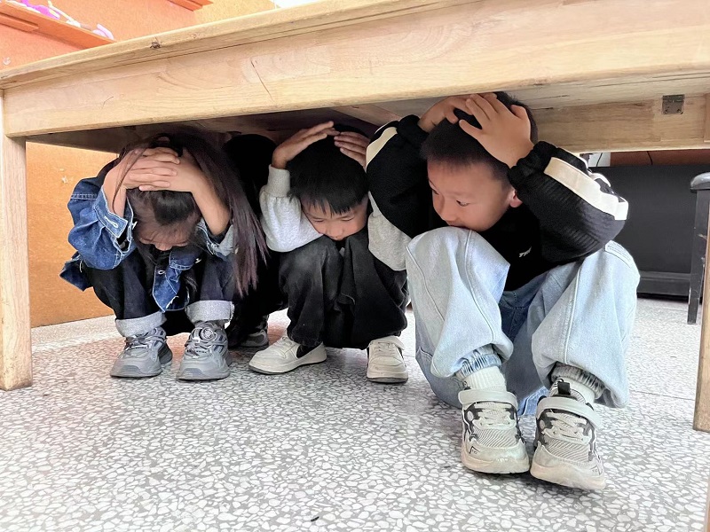 窑湾镇中心幼儿园——地震应急避险和疏散演练