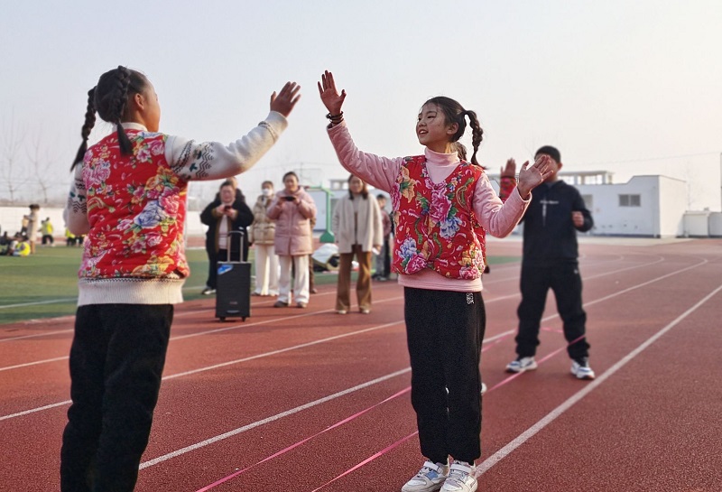 “双减”在新沂之窑湾镇中心小学：传承民间游戏 纯享快乐童年