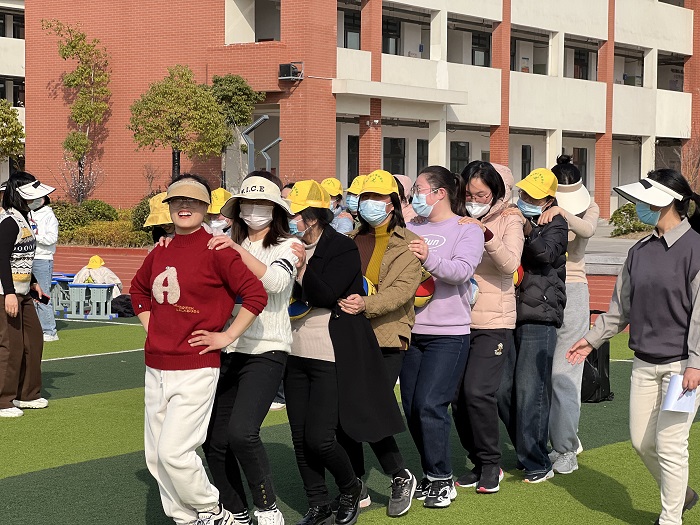 “精彩三月，美丽绽放” ——新沂市珠江路小学庆三八妇女节活动