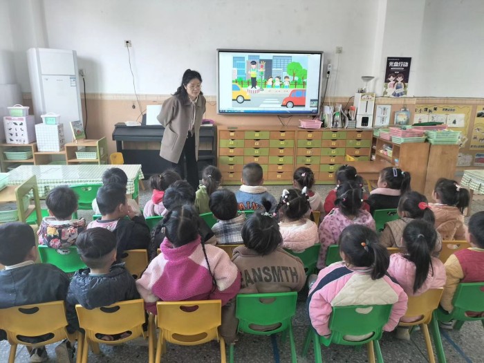 交通安全伴我行——窑湾镇王楼幼儿园交通安全教育宣传活动