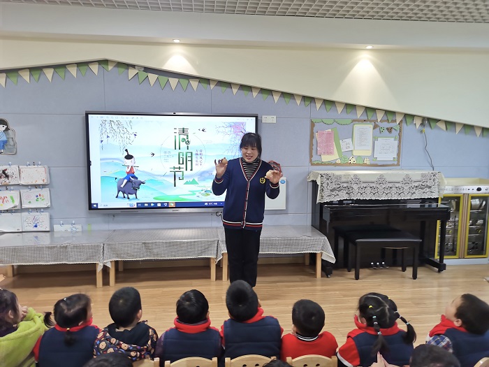 花开忆清明 传承润童心 ——新沂市青年路幼儿园清明主题教育活动