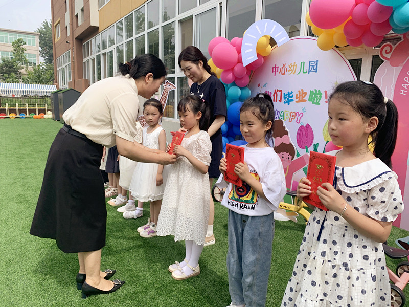 我们毕业啦——合沟镇中心幼儿园举行大班毕业典礼