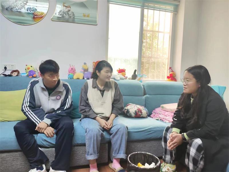家访暖人心，共育促成长 ——新沂市棋盘中学开展2024年国庆假期家访活动