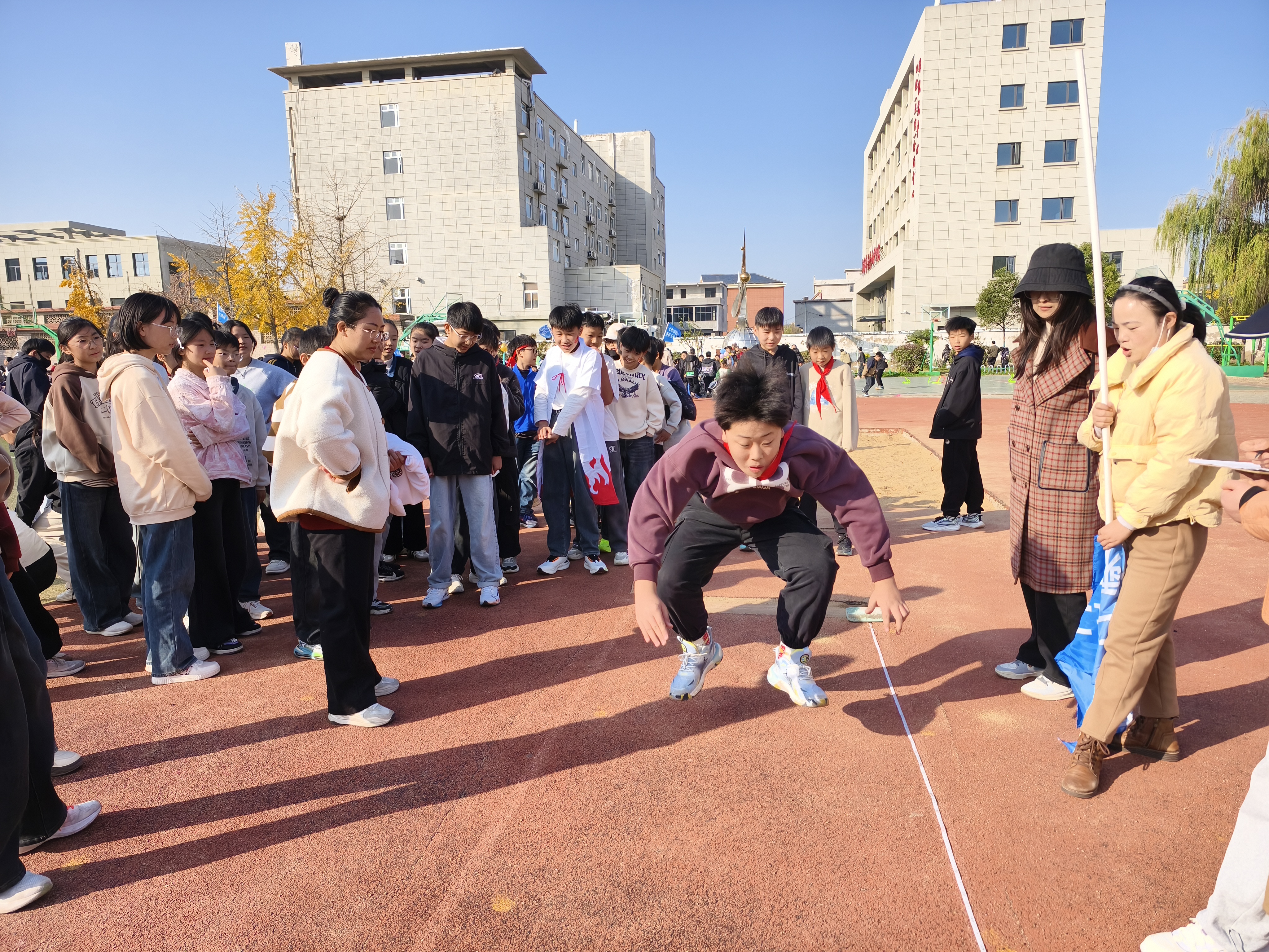 扬体育精神  奏强国之音 ——马陵山镇中心小学2024趣味运动会