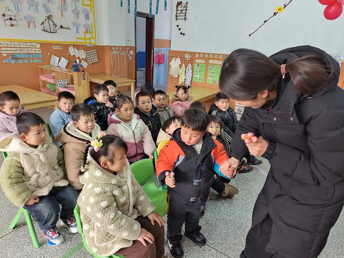 不要跟陌生人走——窑湾镇中心幼儿园开展防拐骗安全教育活动