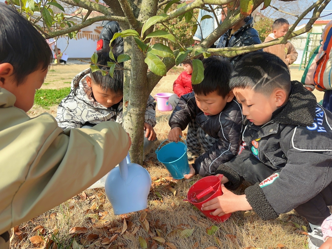 “植”此青绿 共“树”未来 ——邵店镇中心幼儿园植树节主题活动